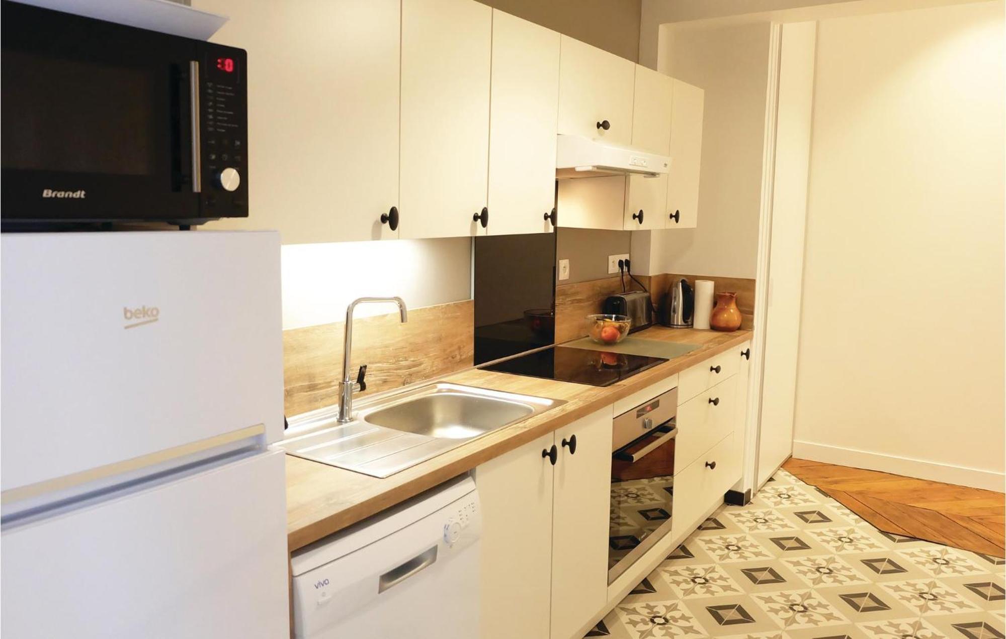 2 Bedroom Awesome Apartment In Мер-ле-Бен Экстерьер фото